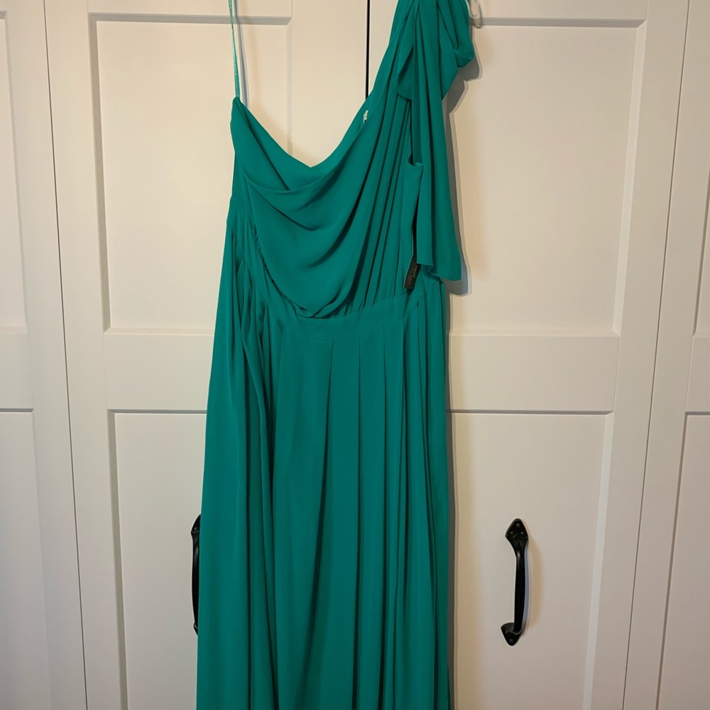 Green one shoulder strap dress